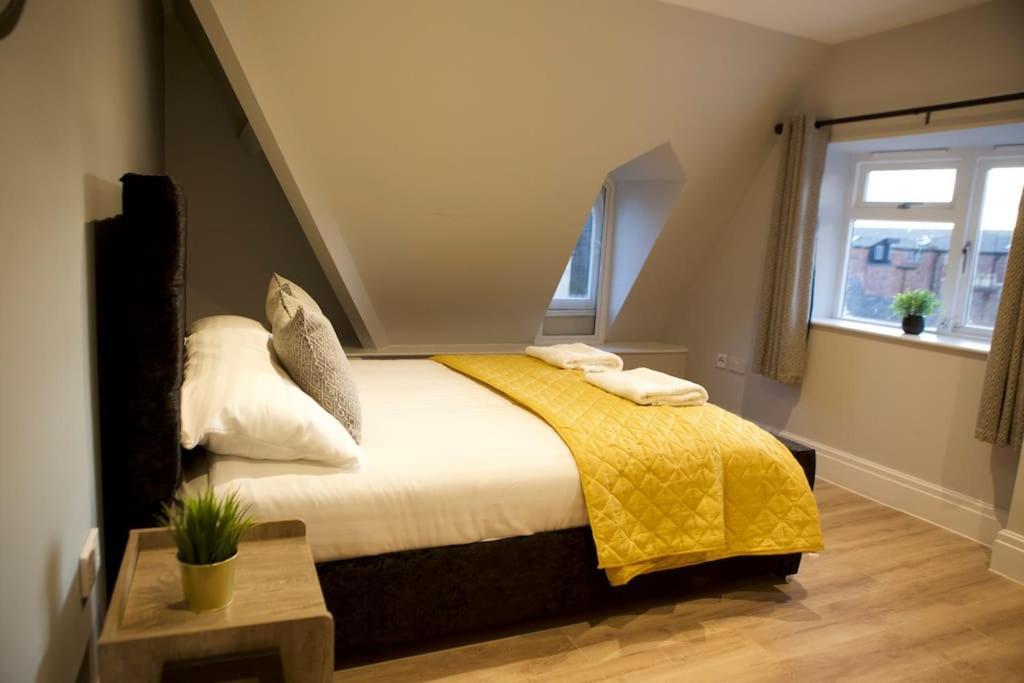 Penthouse On The Rows - Cathedral Views Appartement Chester Buitenkant foto